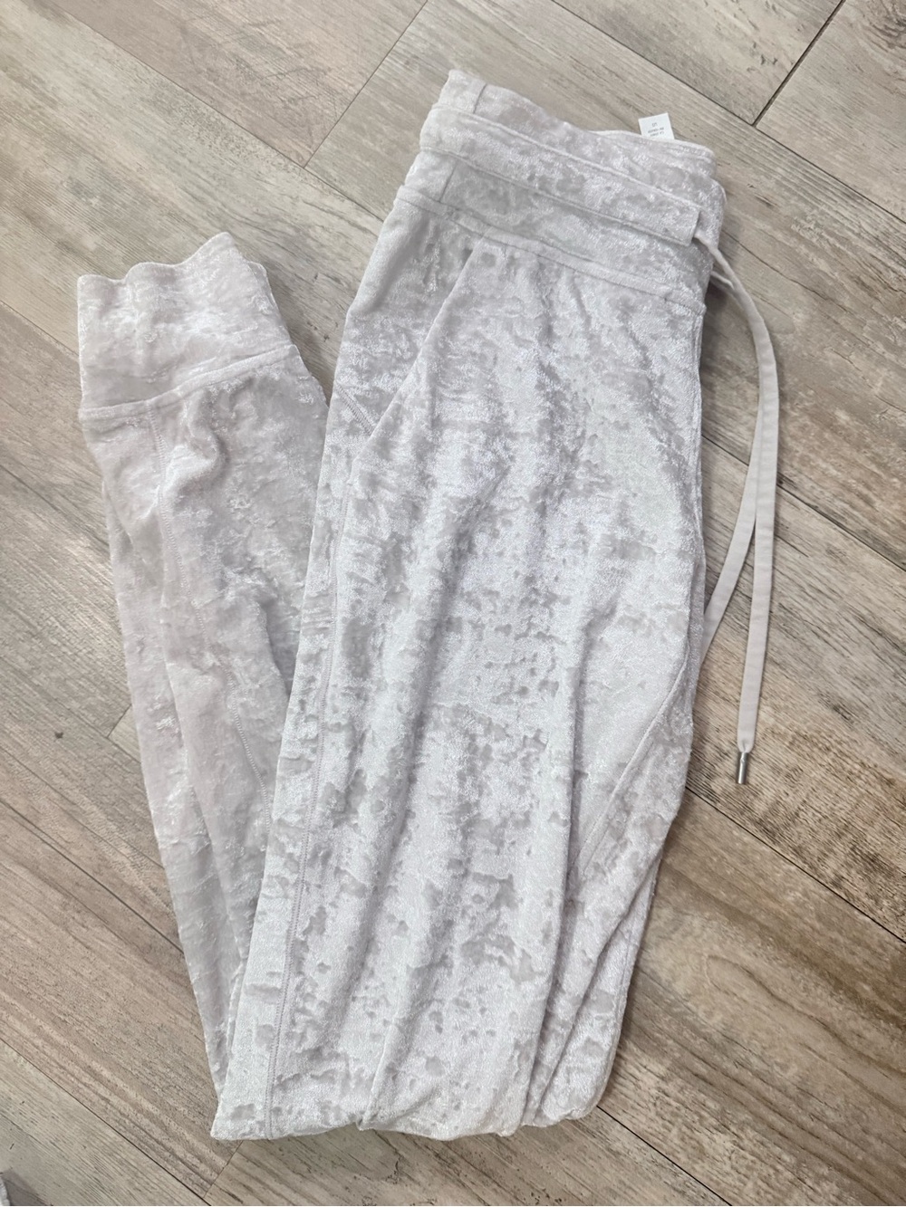 lululemon crushed velvet joggers in light gray